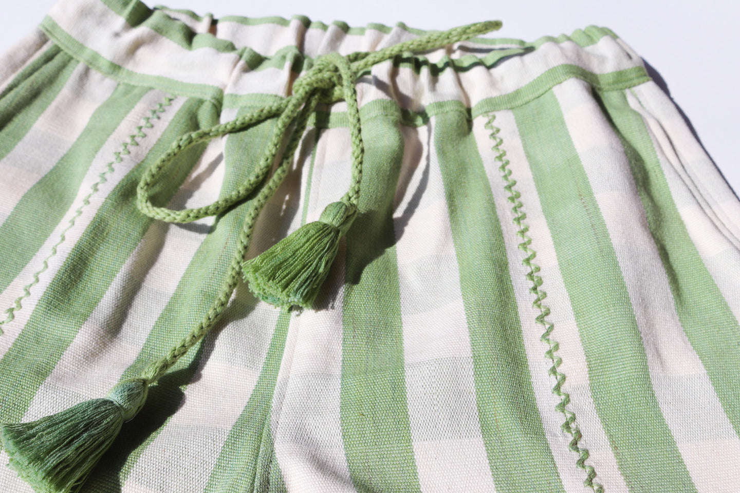 HANDWOVEN SHORTS IN JADE GINGHAM