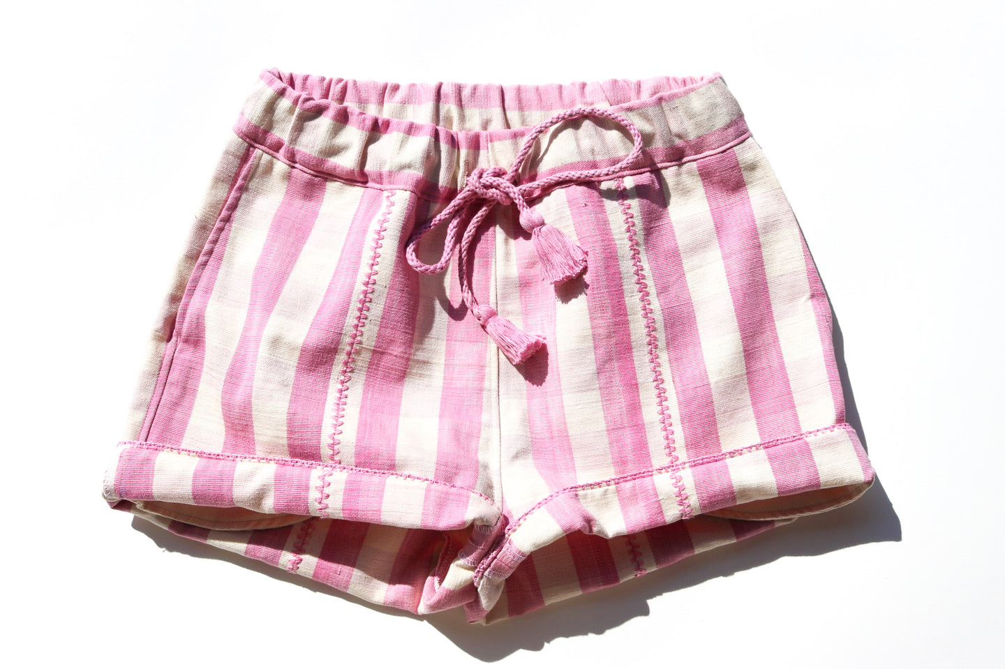 HANDWOVEN SHORTS IN PINK GINGHAM