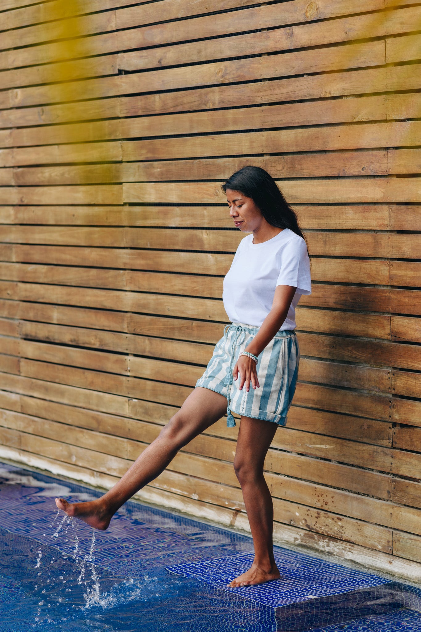 HANDWOVEN SHORTS IN LIGHT BLUE GINGHAM