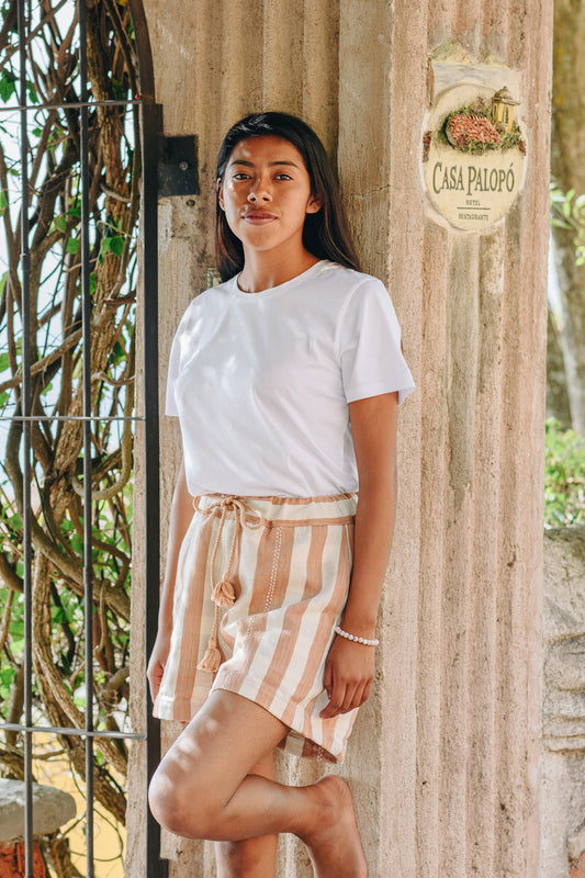 HANDWOVEN SHORTS IN BEIGE GINGHAM