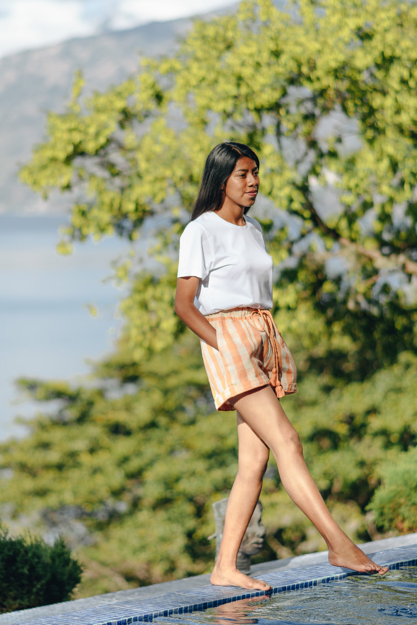 HANDWOVEN SHORTS IN ORANGE GINGHAM