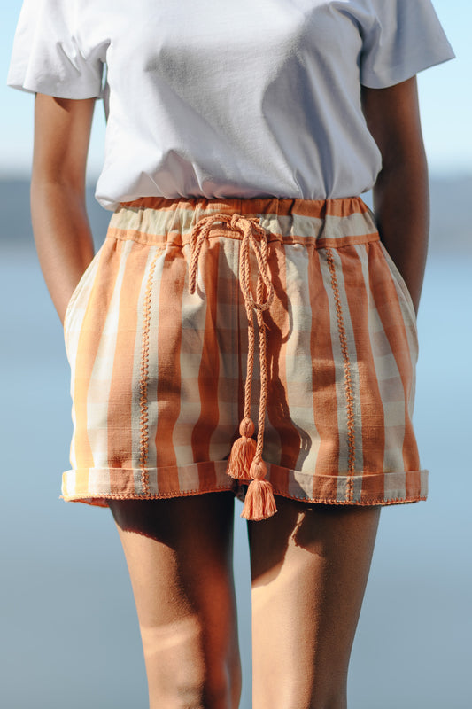 HANDWOVEN SHORTS IN ORANGE GINGHAM