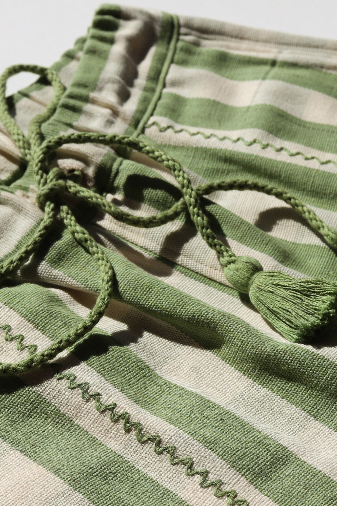 HANDWOVEN SHORTS IN JADE GINGHAM