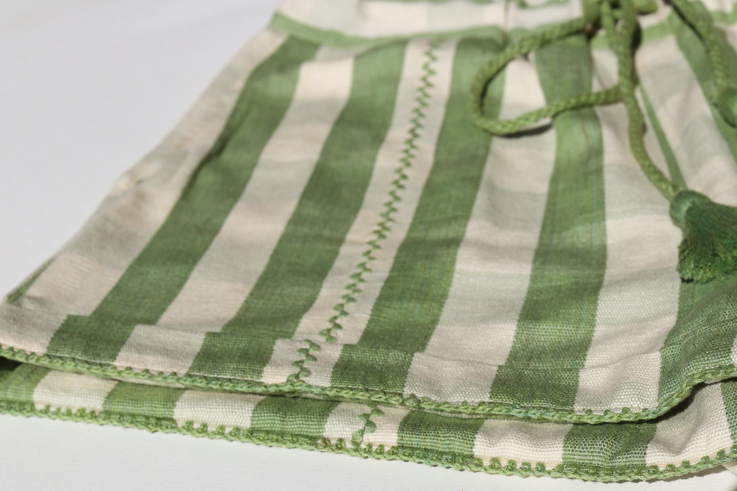 HANDWOVEN SHORTS IN JADE GINGHAM