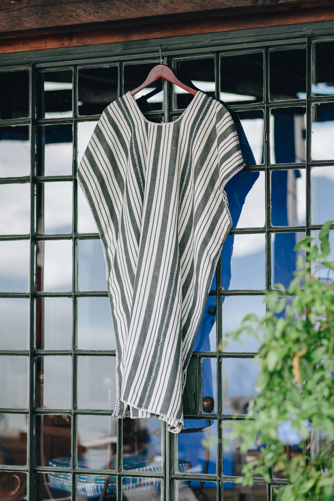 NAVY STRIPE WIDE MIDI KAFTAN